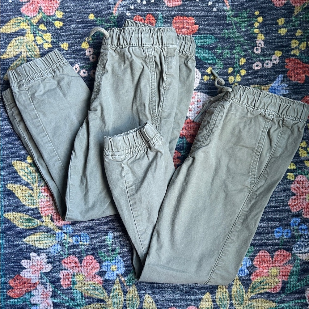 Gap Khaki Green Boys Joggers Bundle, Size Small (6-7)